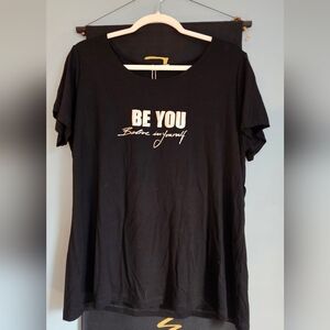 Unica Plus Size L Black Graphic  Women's Top NWT